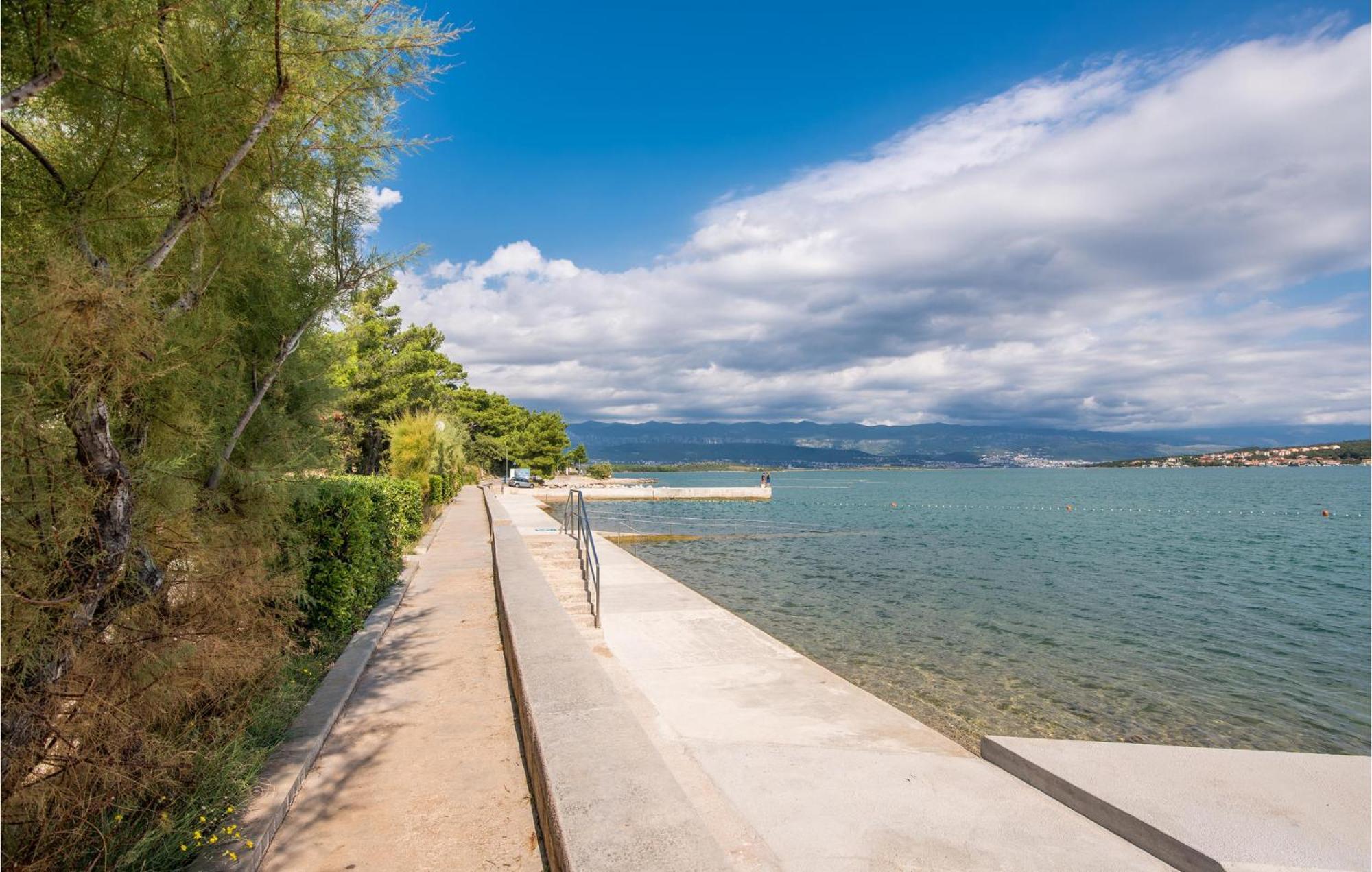 Gorgeous Apartment In Cizici With House Sea View Exterior foto